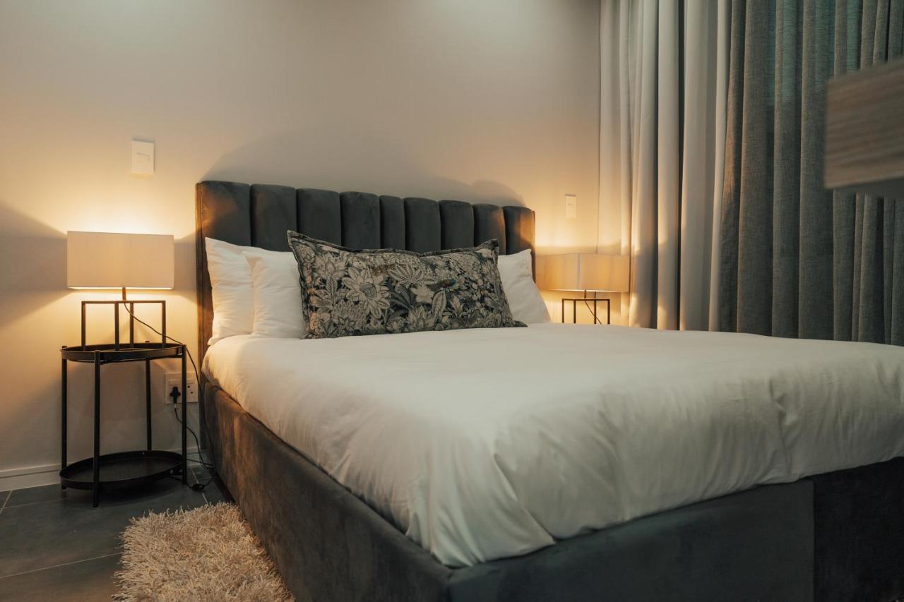 Reserved Suites Illovo Johannesburg Exterior photo