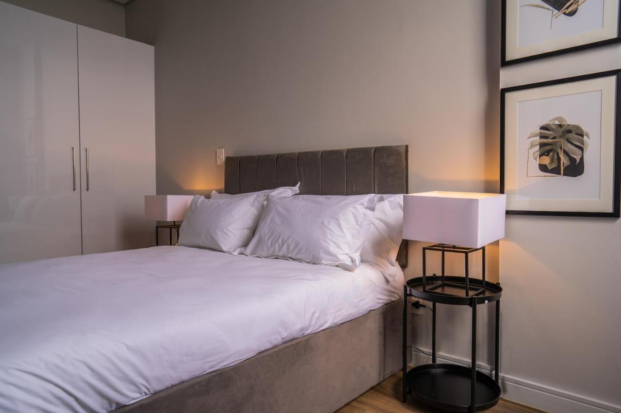 Reserved Suites Illovo Johannesburg Exterior photo