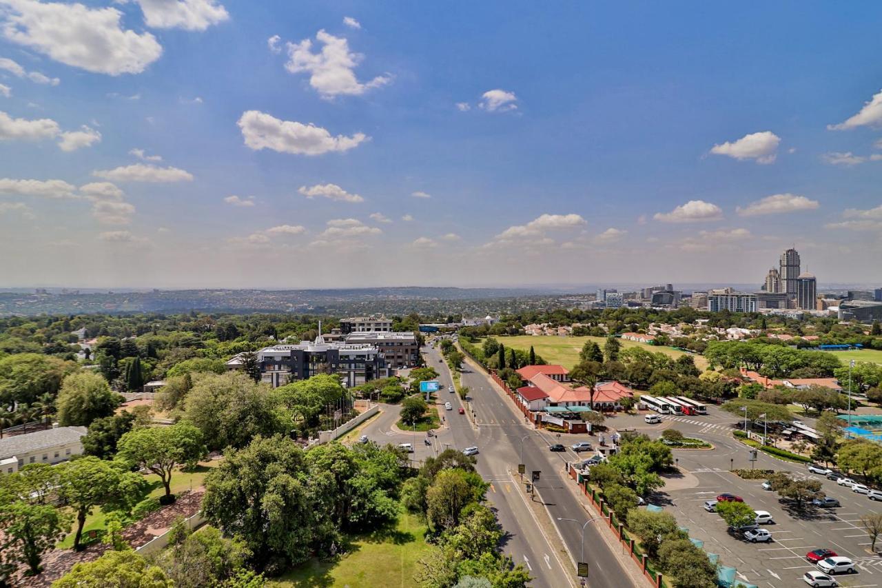 Reserved Suites Illovo Johannesburg Exterior photo